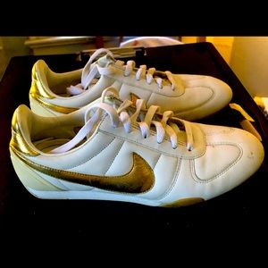 Nike Women’s Sprint Sister Leather